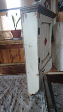 Load image into Gallery viewer, Medicine cabinet