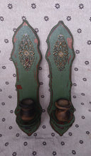 Load image into Gallery viewer, Colonial candle sticks