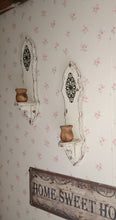 Load image into Gallery viewer, Colonial candle sticks
