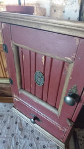 Storage cabinet with drawer