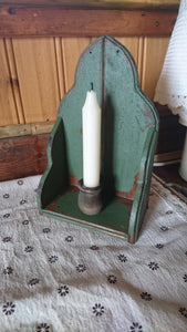 Primitive candle box