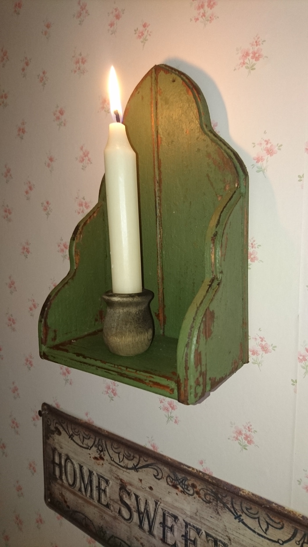 Primitive candle box