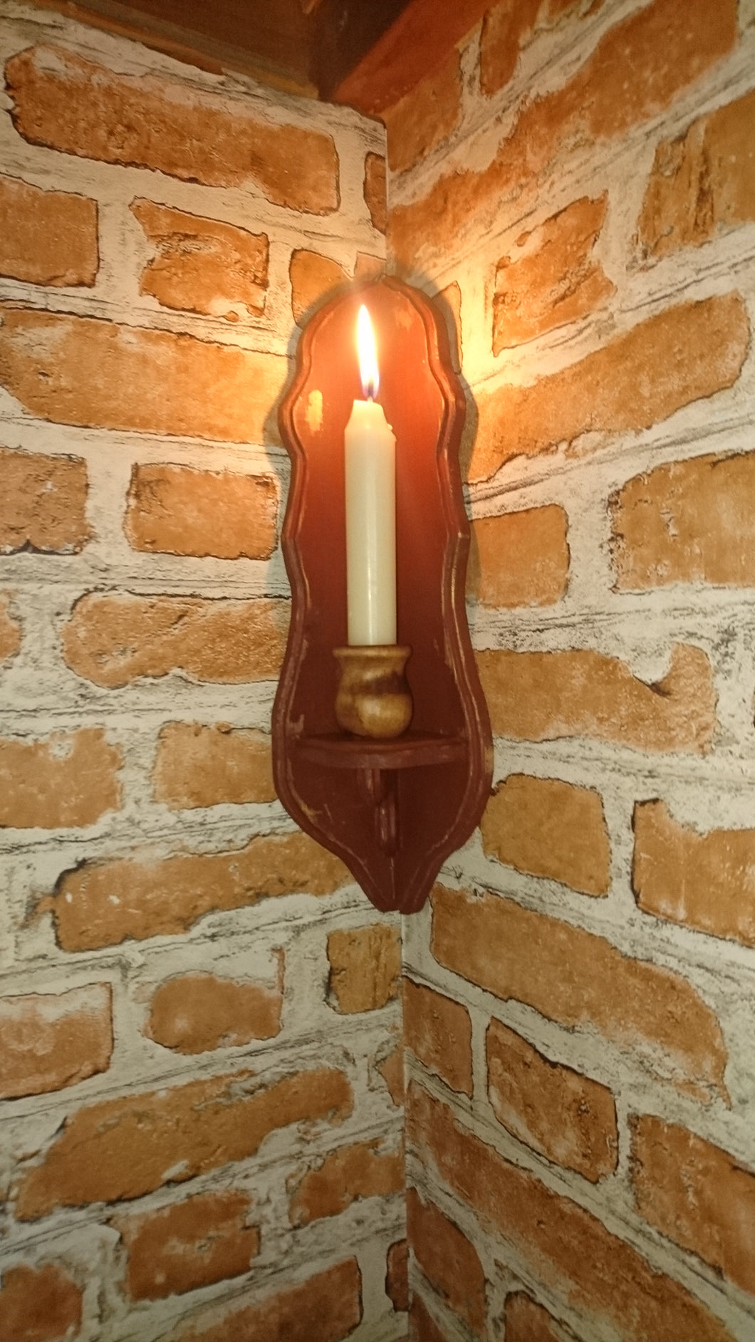 Corner candle stick