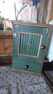 Storage cabinet with drawer